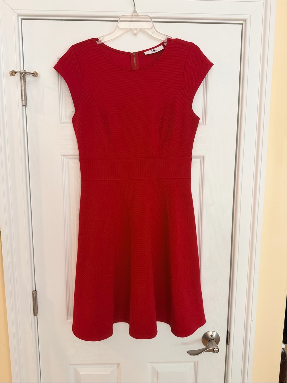 Ladies Size 10 "SD Collection" Red Cap-Sleeve Fit & Flare Dress GUC